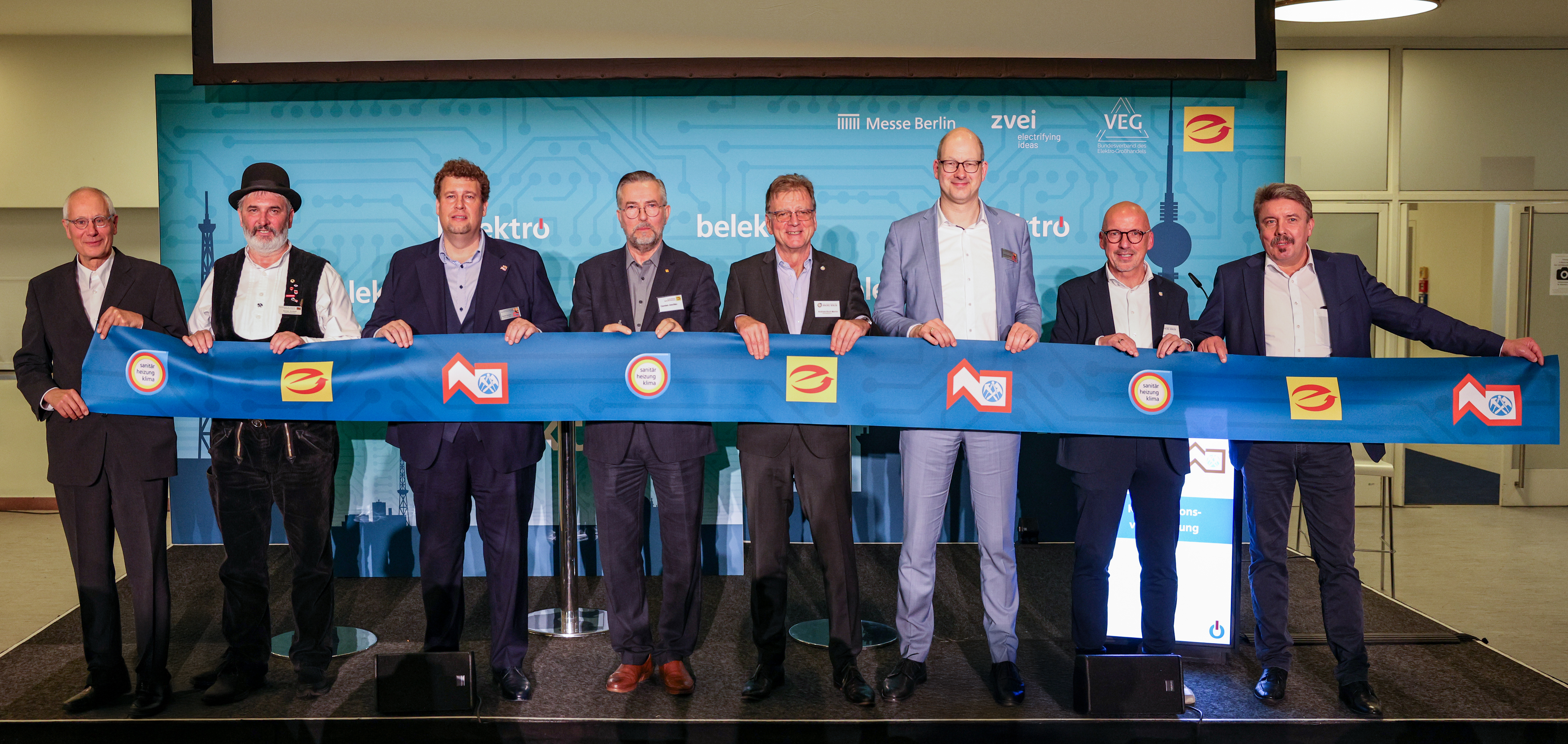 v.l.n.r.: C.Rehlinger, K.Kirchhoff, S.Ziemann, C.Joschko, A.Koch-Martin,S.Bobinski, A.Schuh, N.Band v.l.n.r.: C.Rehlinger, K.Kirchhoff, S.Ziemann, C.Joschko, A.Koch-Martin,S.Bobinski, A.Schuh, N.Band