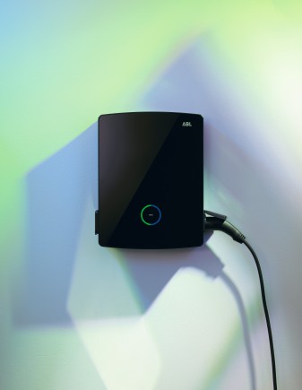 Your wall. Your box. − ABL Wallbox eM4 Twin